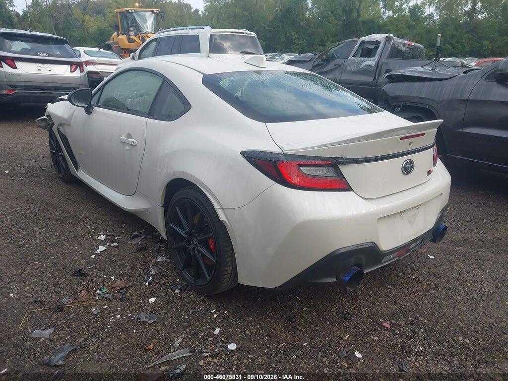 JF1ZNBE10R9754438 2024 TOYOTA GR86 photo no. 3