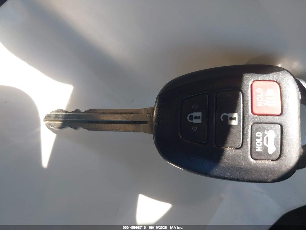 2T1BURHE3FC394609 2015 TOYOTA COROLLA photo no. 11