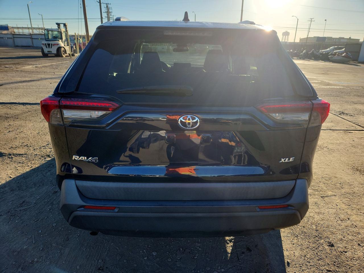 2019 TOYOTA RAV4 XLE — Фото 6 из 13