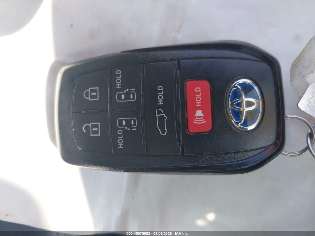 5TDESKFC1NS058801 2022 TOYOTA SIENNA photo no. 11