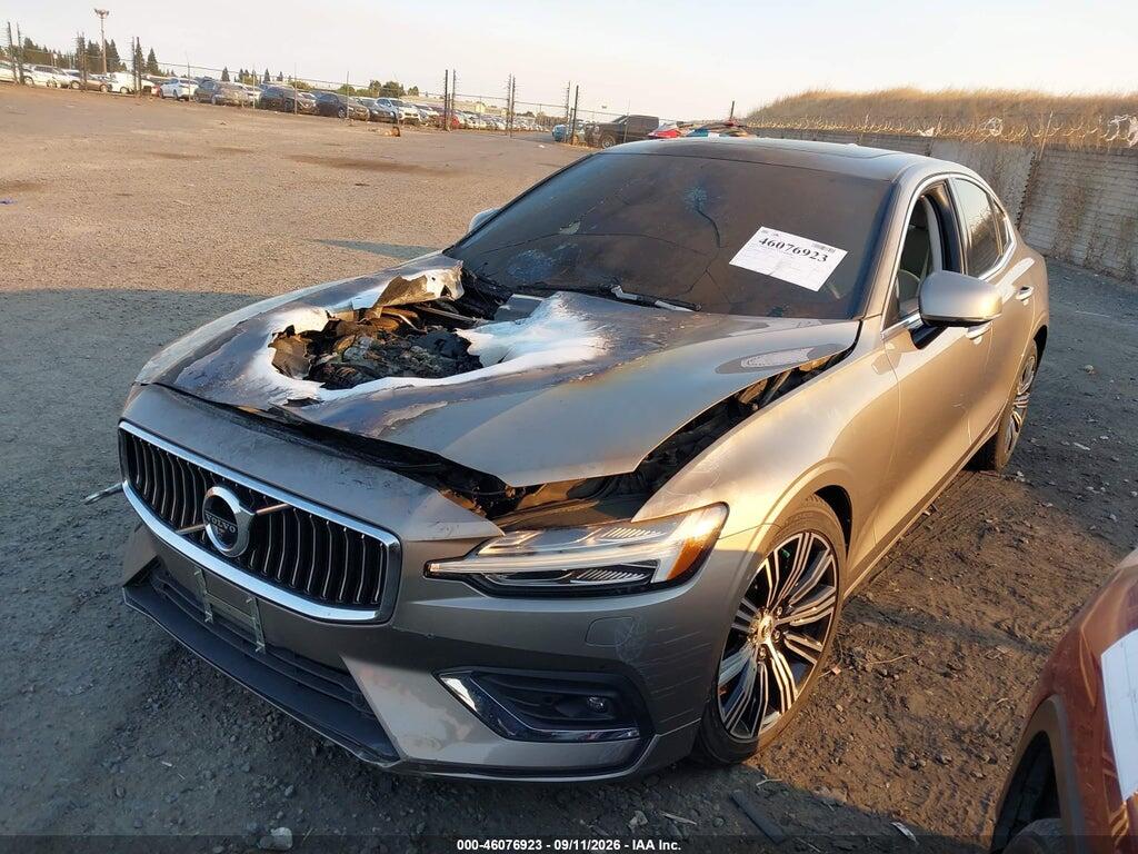 7JRA22TL6KG014142 2019 VOLVO S60 photo no. 2