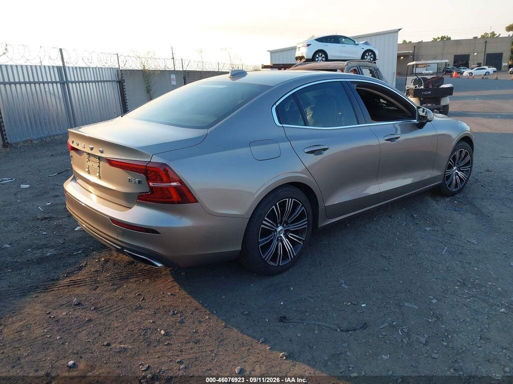 7JRA22TL6KG014142 2019 VOLVO S60 photo no. 4
