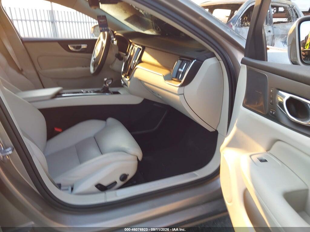 7JRA22TL6KG014142 2019 VOLVO S60 photo no. 5