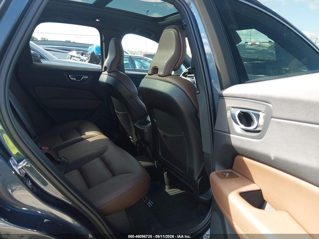 YV4L12RK3N1901470 2022 VOLVO XC60 photo no. 8