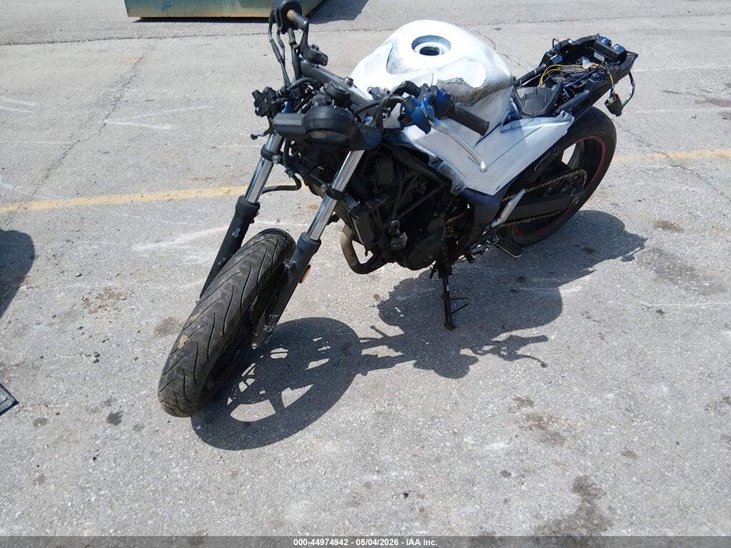MLHNC510XF5101712 2015 HONDA CBR300 photo no. 2