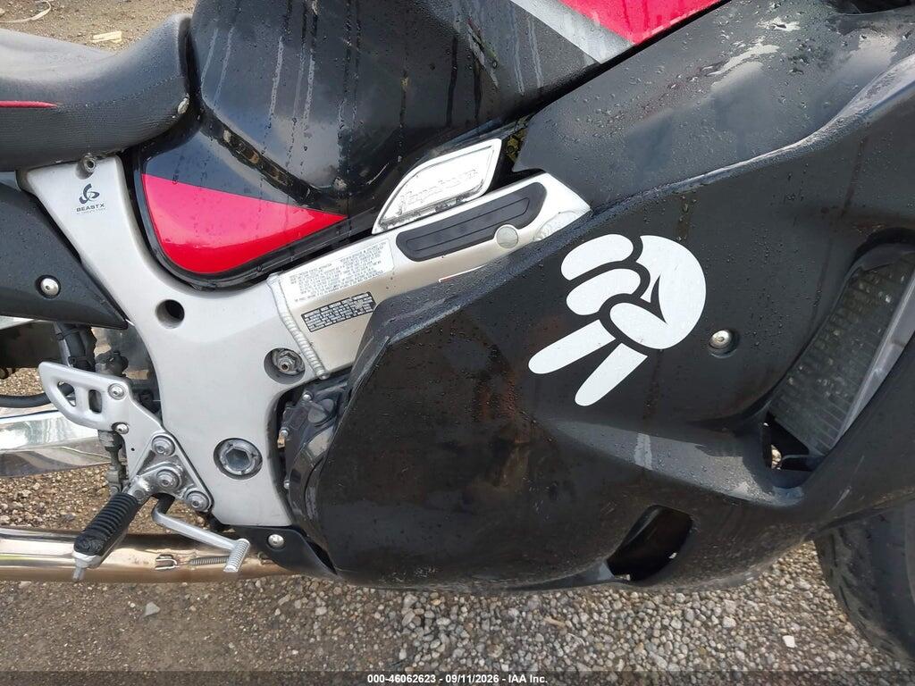 JS1GW71AX52111187 2005 SUZUKI GSX1300 photo no. 8