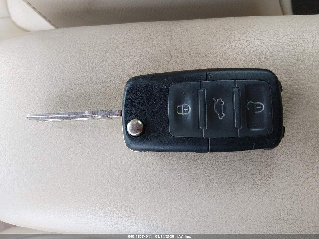 3VWRF31Y98M404884 2008 VOLKSWAGEN NEW BEETLE photo no. 11