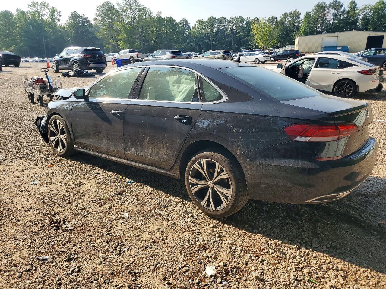 1VWSA7A31MC016488 2021 VOLKSWAGEN PASSAT photo no. 2