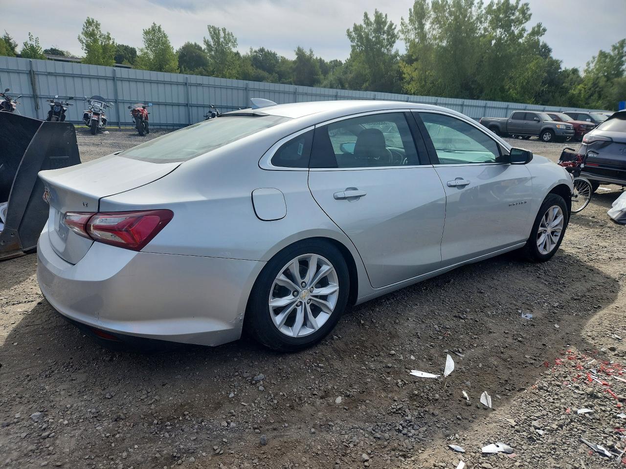 2022 CHEVROLET MALIBU LT — Фото 3 из 12