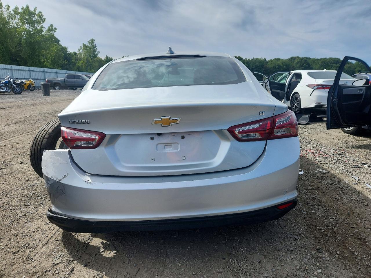 2022 CHEVROLET MALIBU LT — Фото 6 из 12