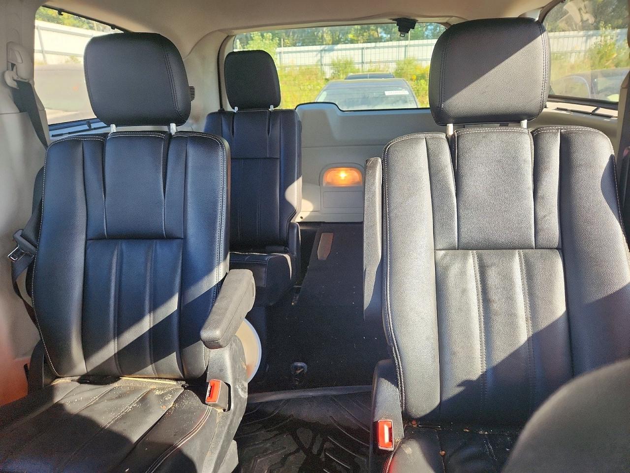 2014 CHRYSLER TOWN & COUNTRY TOURING — Фото 10 из 13