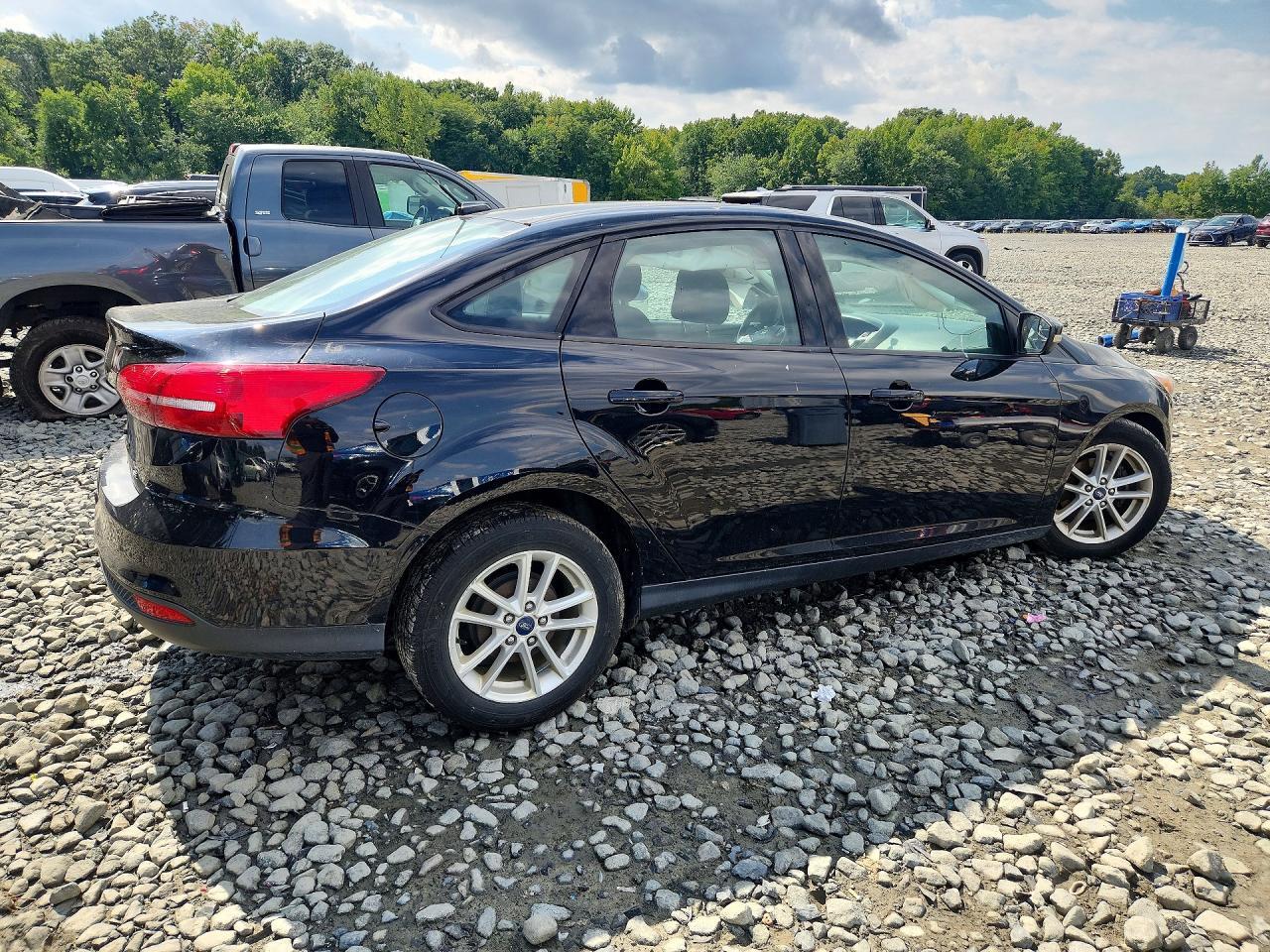 2017 FORD FOCUS SE — Фото 3 из 12