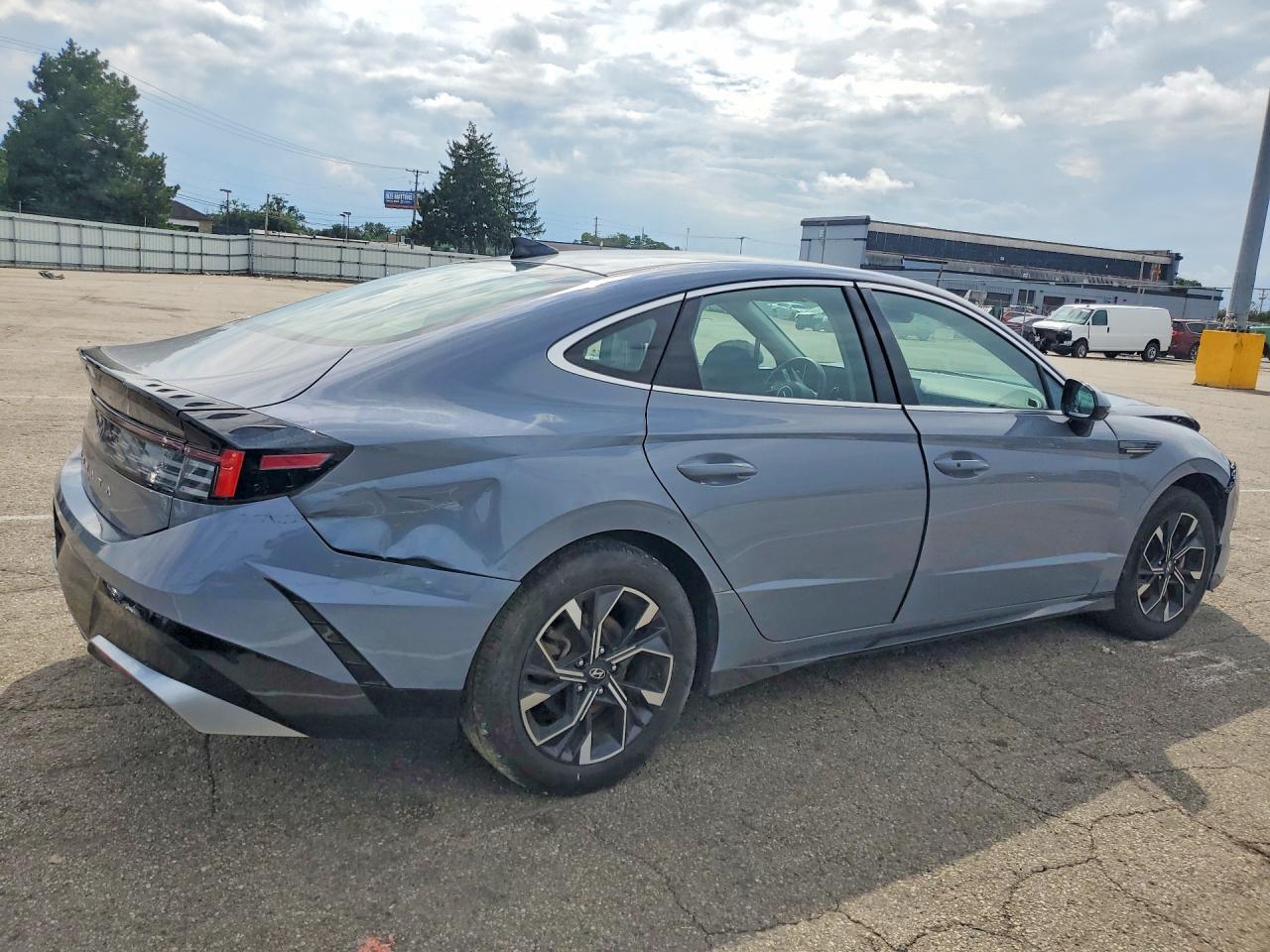 2025 HYUNDAI SONATA SEL — Фото 3 из 12