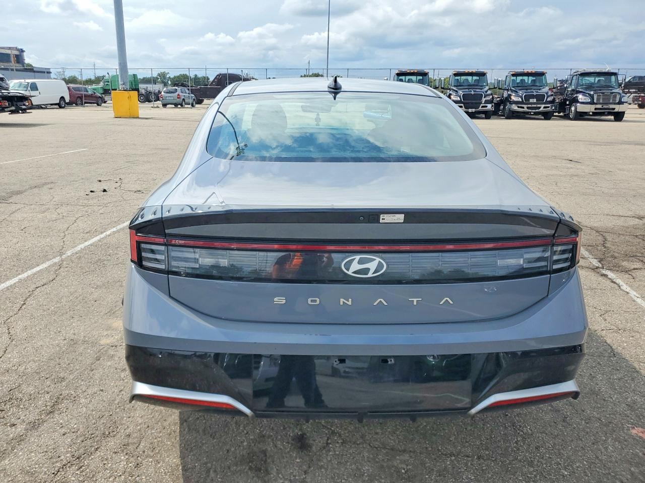 2025 HYUNDAI SONATA SEL — Фото 6 из 12