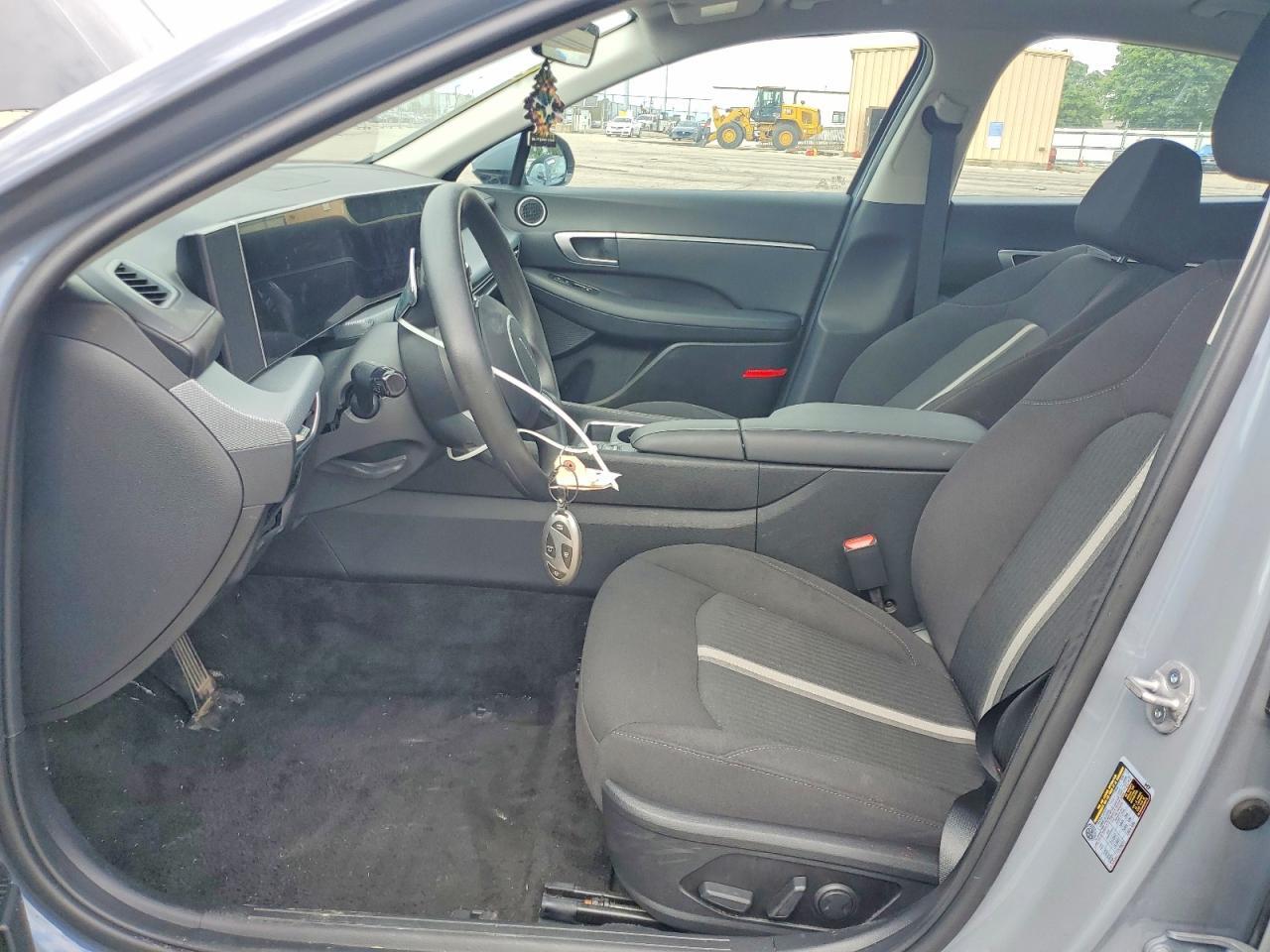 2025 HYUNDAI SONATA SEL — Фото 7 из 12
