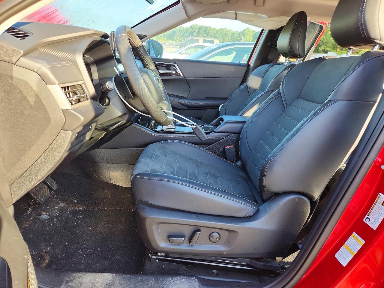2025 MITSUBISHI OUTLANDER SE — Фото 7 из 13