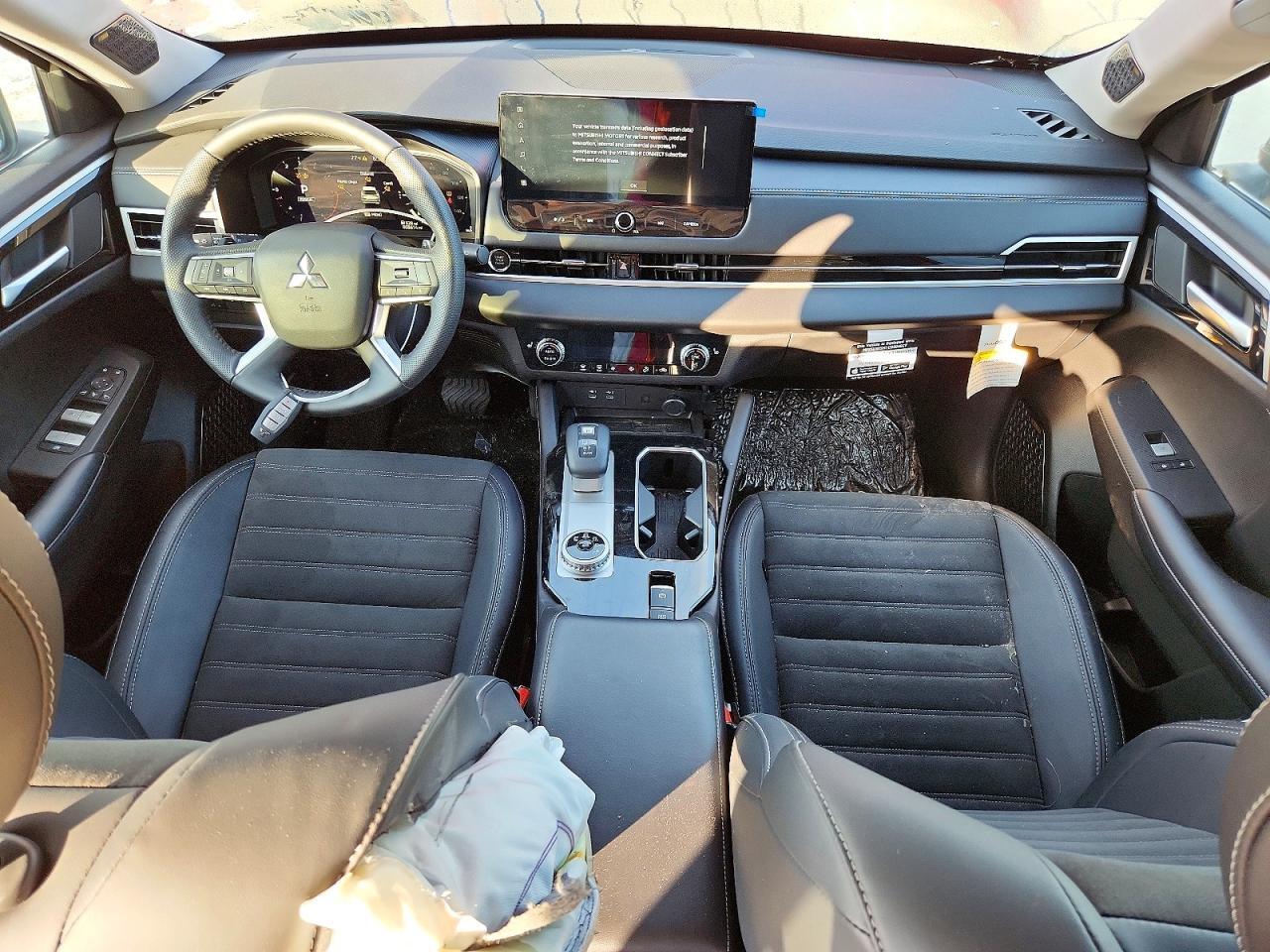 2025 MITSUBISHI OUTLANDER SE — Фото 8 из 13