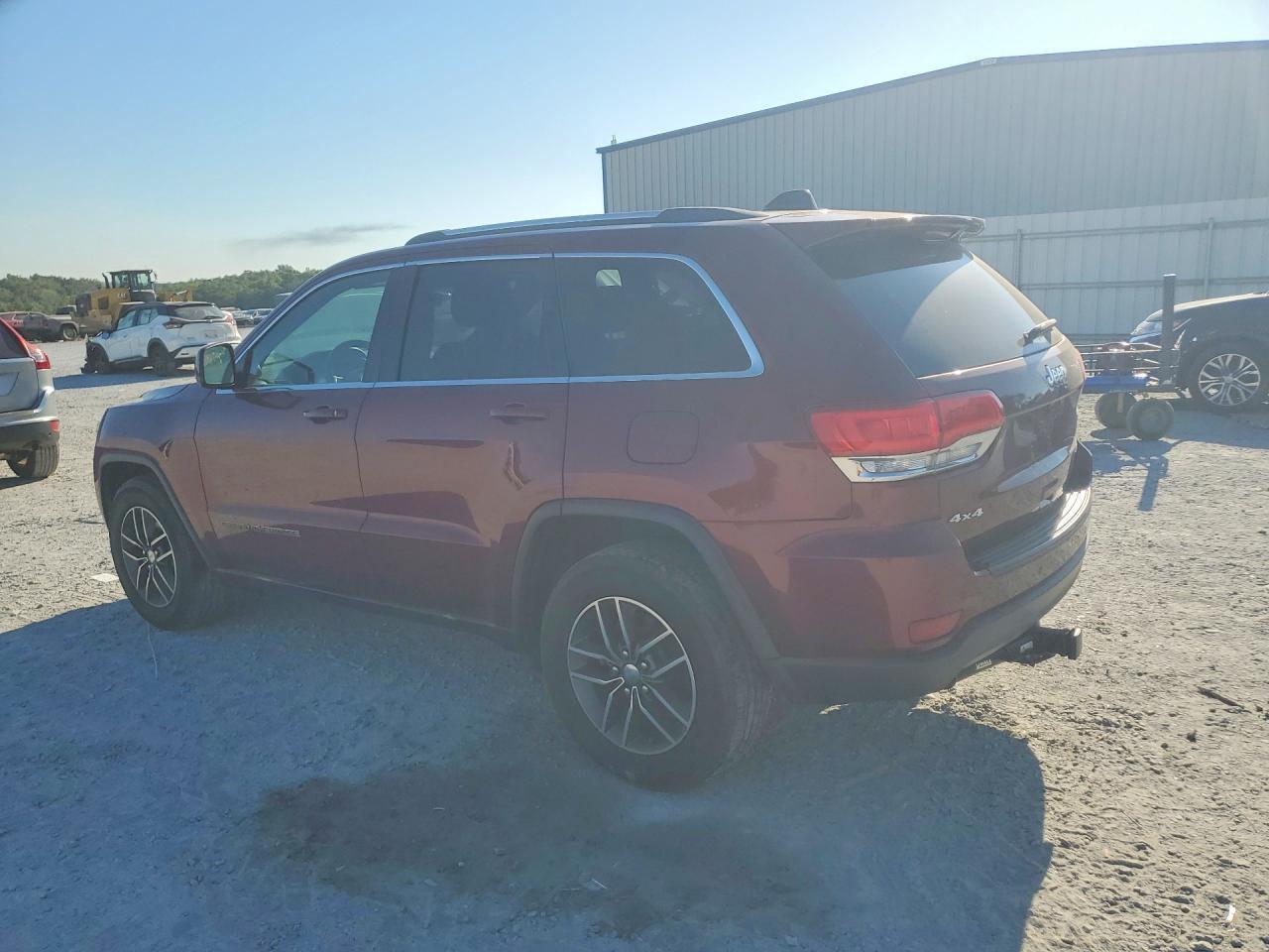 2018 JEEP GRAND CHEROKEE LAREDO — Фото 2 из 13