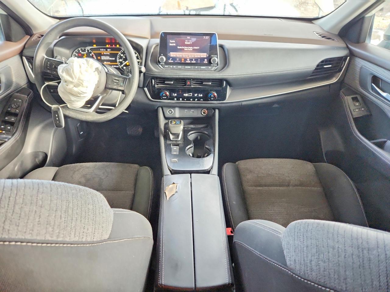 2021 NISSAN ROGUE SV — Фото 8 из 14