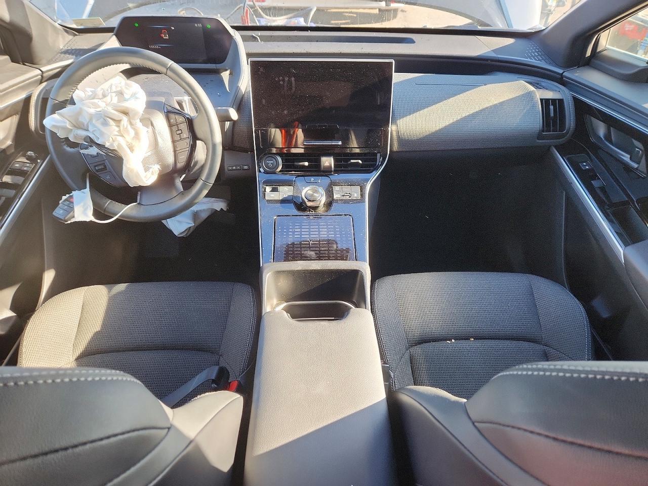 2024 TOYOTA BZ4X XLE — Фото 8 из 12