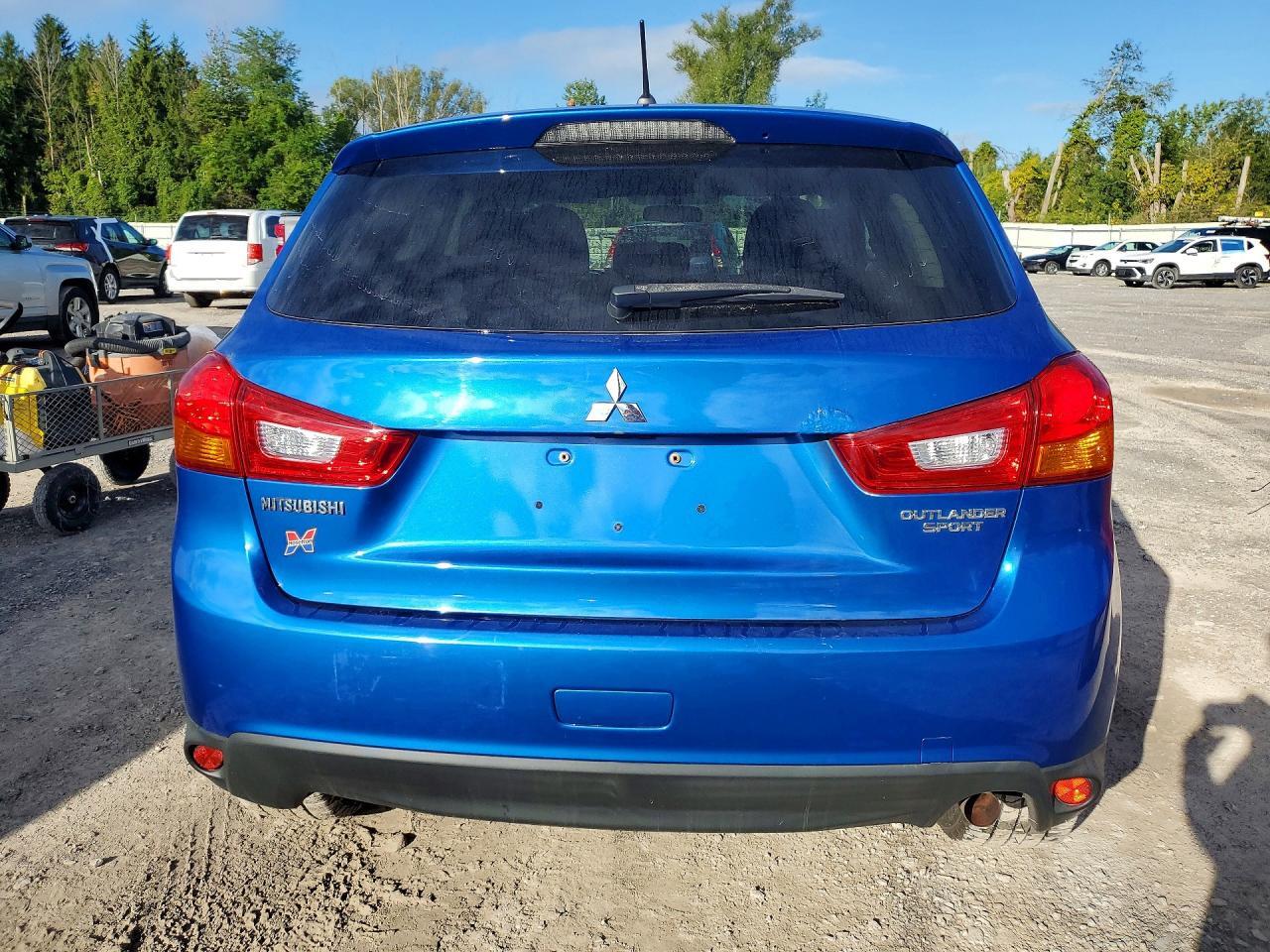 2015 MITSUBISHI OUTLANDER SPORT ES — Фото 6 из 13