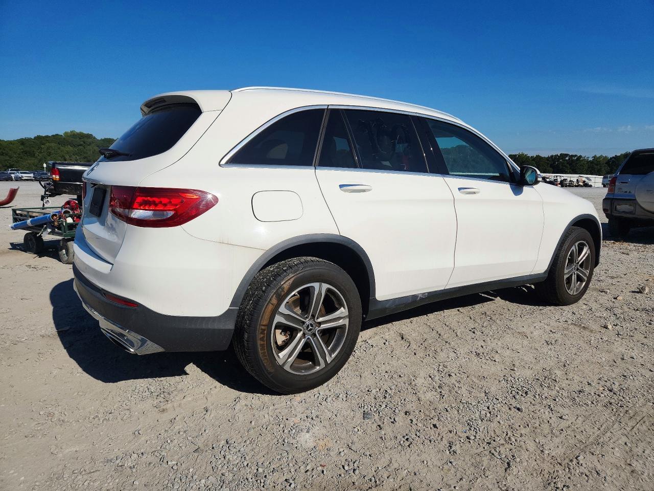 2017 MERCEDES-BENZ GLC 300 — Фото 3 из 13
