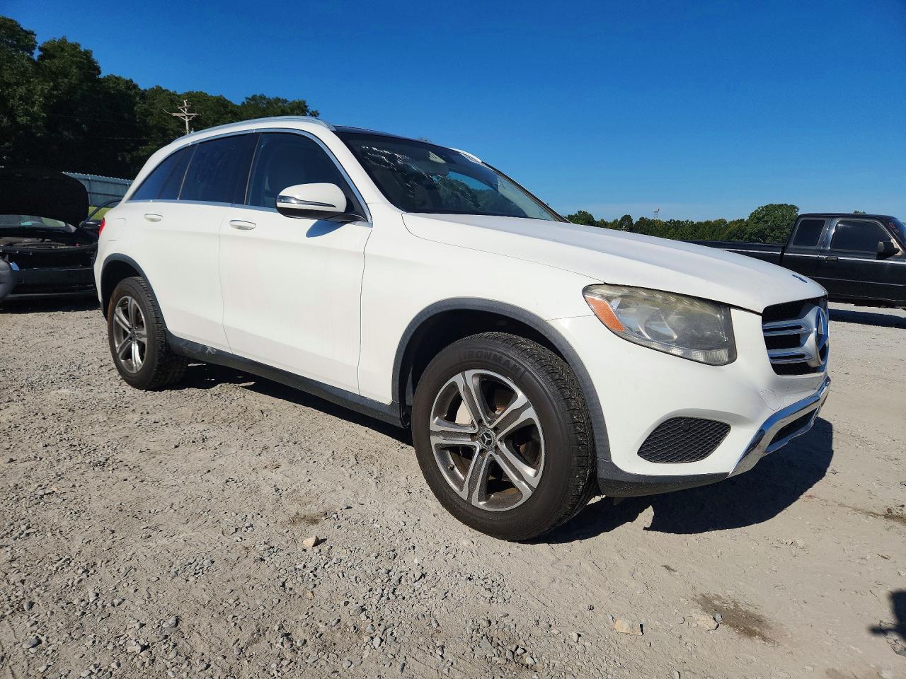 2017 MERCEDES-BENZ GLC 300 — Фото 4 из 13