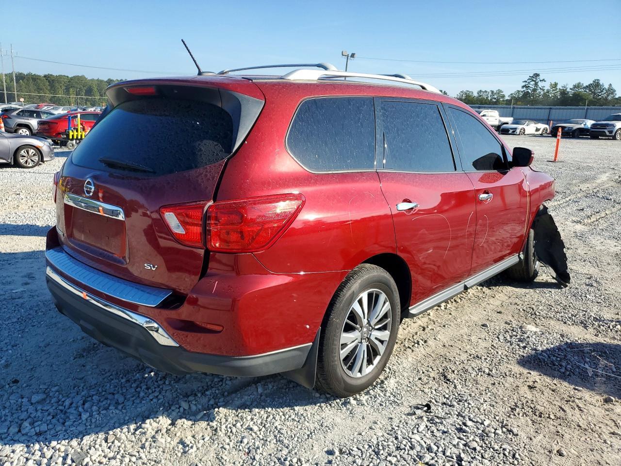 2018 NISSAN PATHFINDER SV — Фото 3 из 13