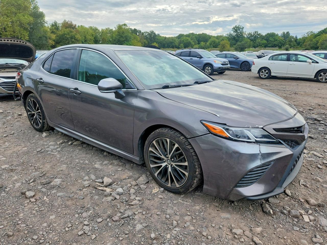 2018 TOYOTA CAMRY SE — Фото 4 из 12