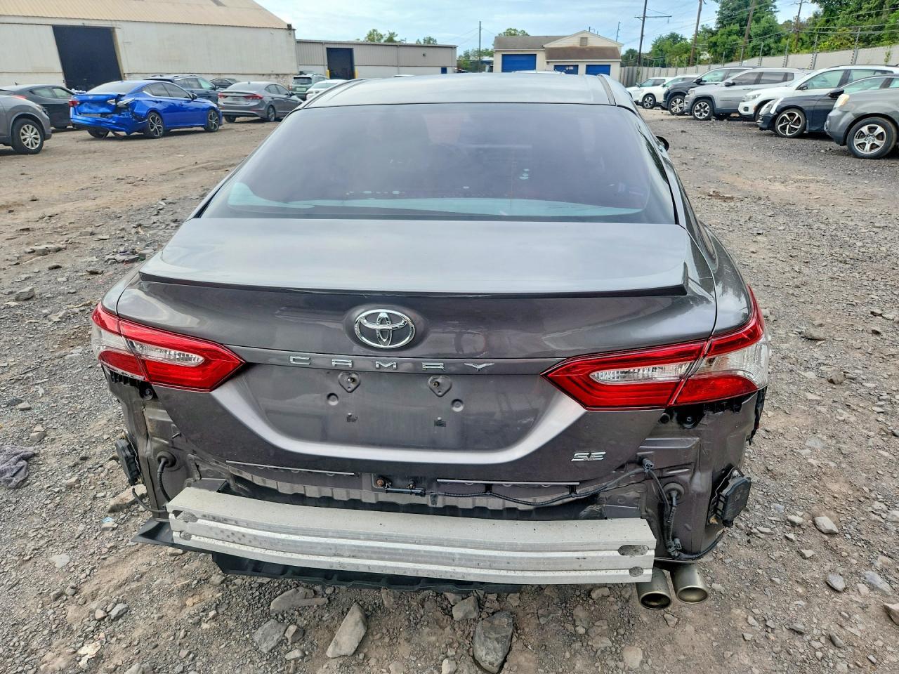 2018 TOYOTA CAMRY SE — Фото 6 из 12