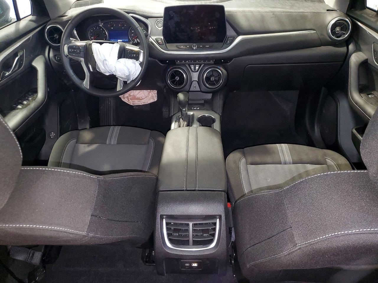 2026 CHEVROLET BLAZER 2LT — Фото 8 из 13