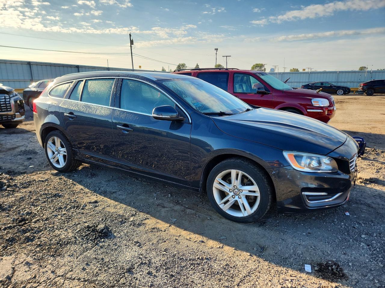 2015 VOLVO V60 PLATINUM — Фото 4 из 13