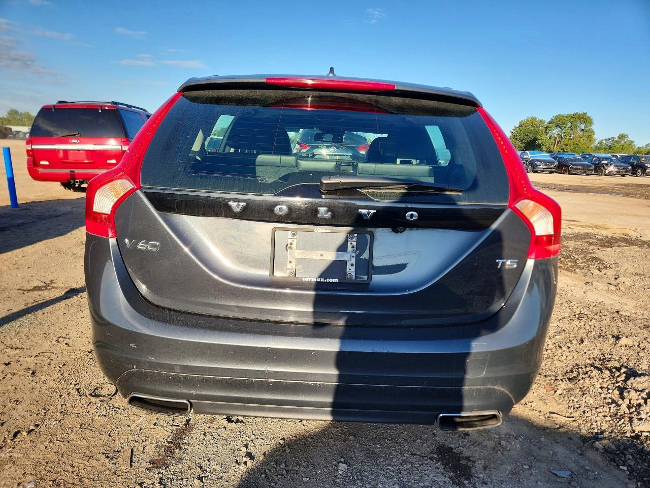 2015 VOLVO V60 PLATINUM — Фото 6 из 13