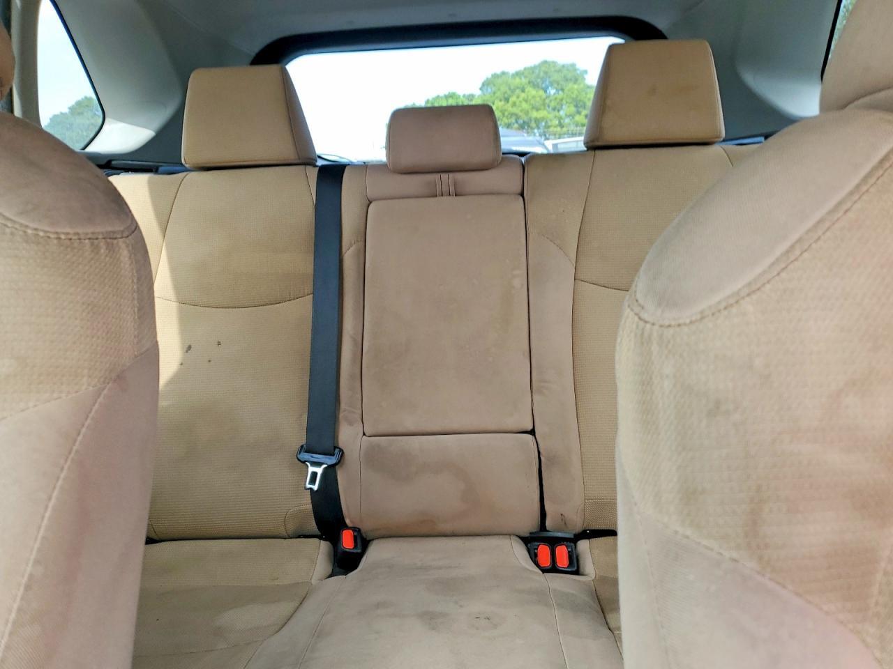 2019 TOYOTA RAV4 LE — Фото 10 из 13