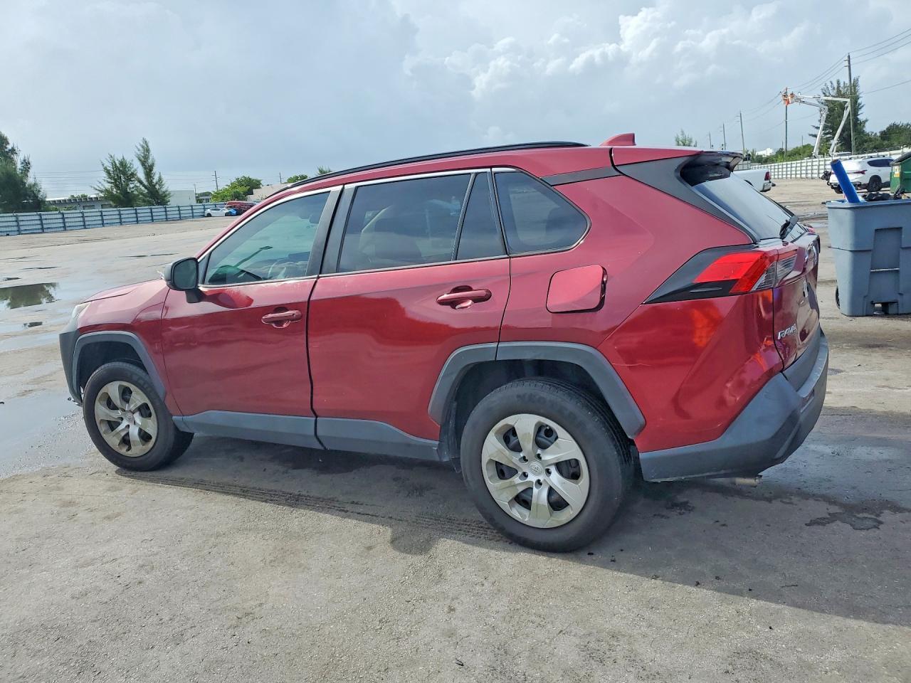 2019 TOYOTA RAV4 LE — Фото 2 из 13