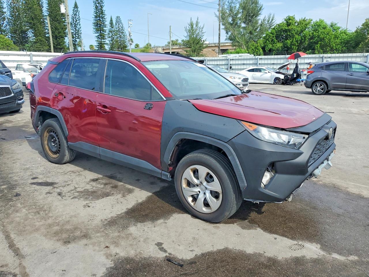 2019 TOYOTA RAV4 LE — Фото 4 из 13