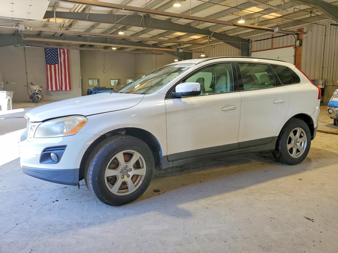 2010 VOLVO XC60 YV4960DL8A2075946