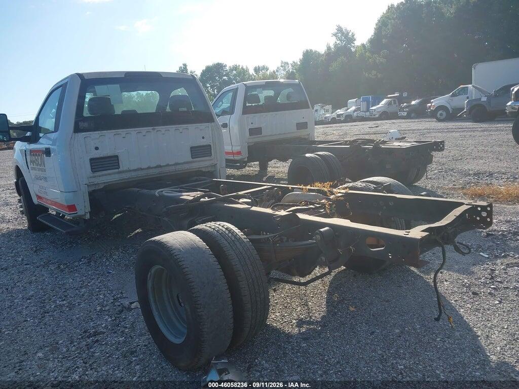 1FDRF3G60KEC38692 2019 FORD F-350 CHASSIS photo no. 3