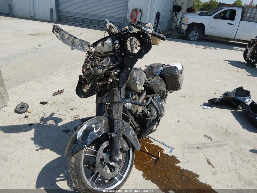 1HD1KRC18HB621007 2017 HARLEY-DAVIDSON FLHXS photo no. 2