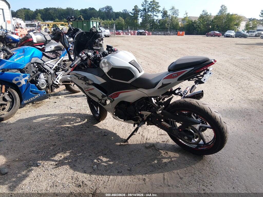 ML5EXGG10SDA69918 2025 KAWASAKI EX500 photo no. 3