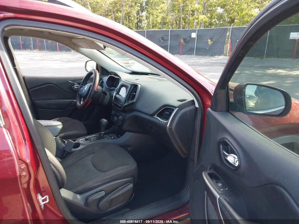 1C4PJLCB0KD348242 2019 JEEP CHEROKEE photo no. 5
