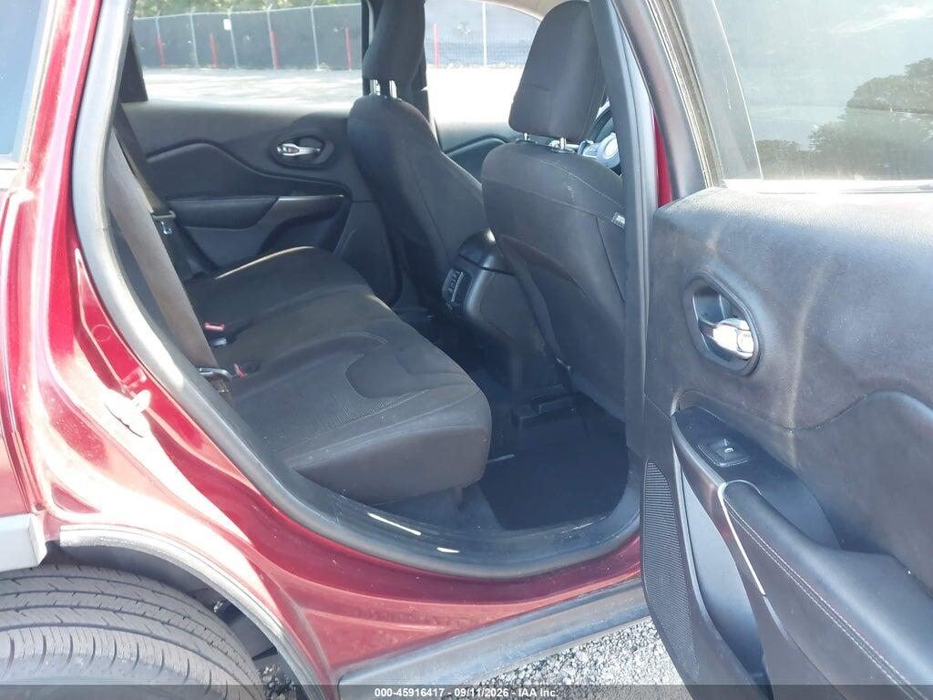 1C4PJLCB0KD348242 2019 JEEP CHEROKEE photo no. 8