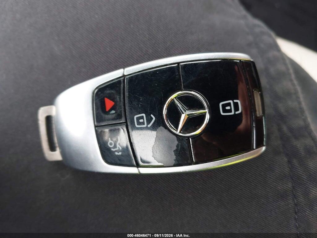 WDDZF4KB1HA234137 2017 MERCEDES-BENZ E 300 photo no. 11