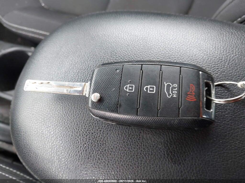 KNDJN2A28J7613686 2018 KIA SOUL photo no. 11