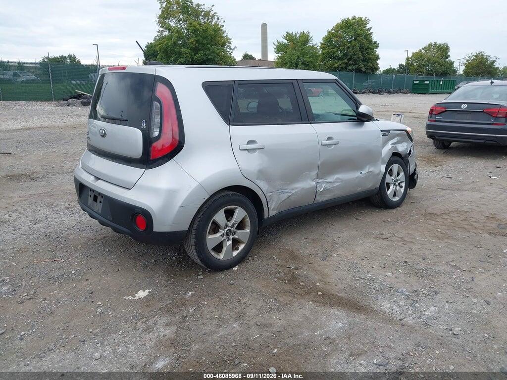 KNDJN2A28J7613686 2018 KIA SOUL photo no. 4