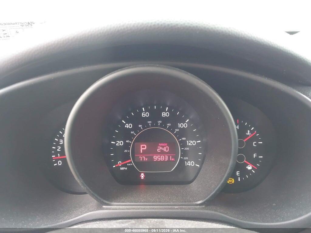 KNDJN2A28J7613686 2018 KIA SOUL photo no. 7