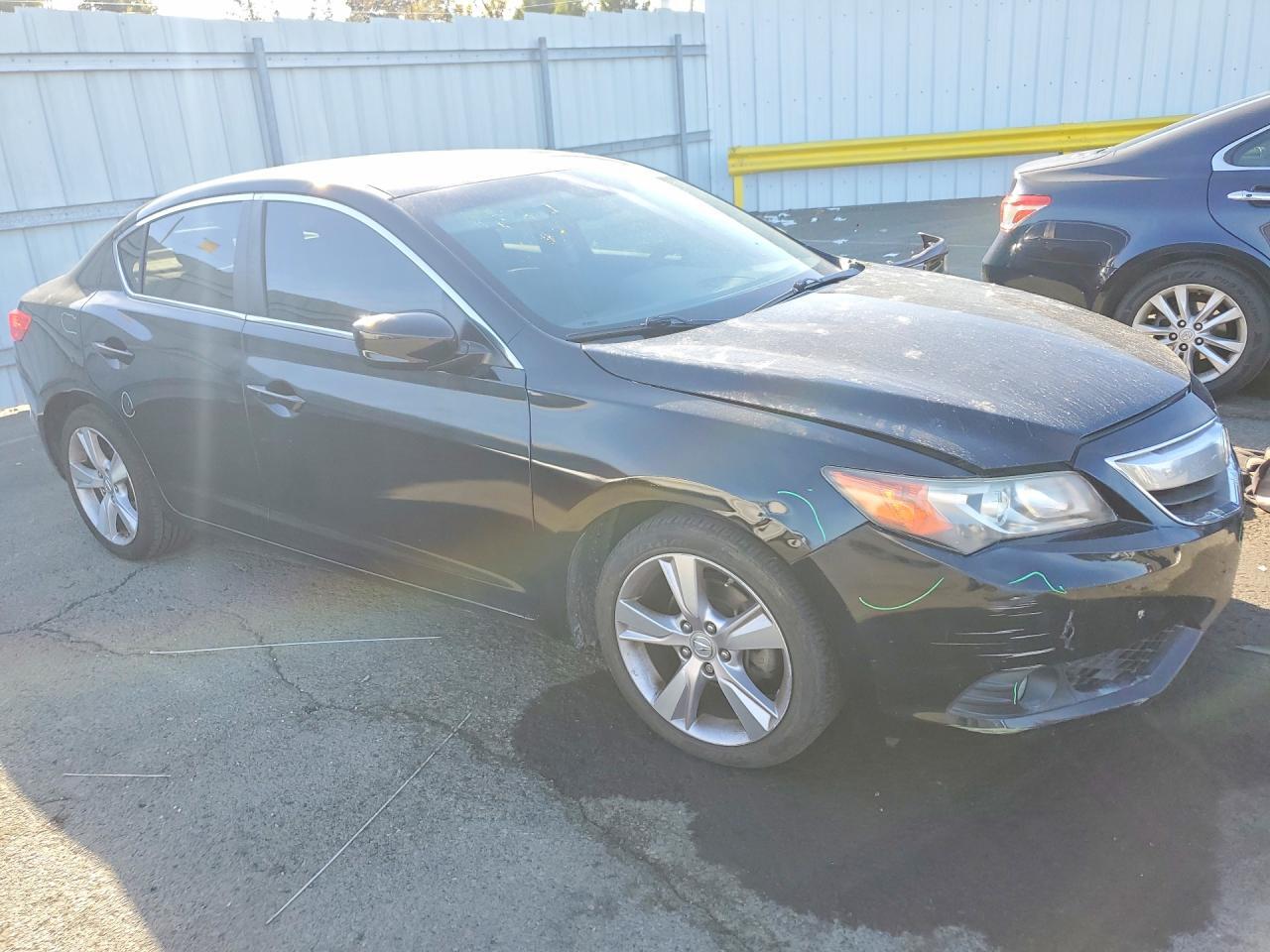 19VDE1F79EE005735 2014 ACURA ILX photo no. 4