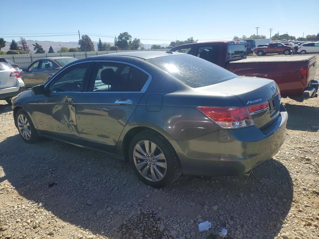 1HGCP3F83CA019049 2012 HONDA ACCORD photo no. 2
