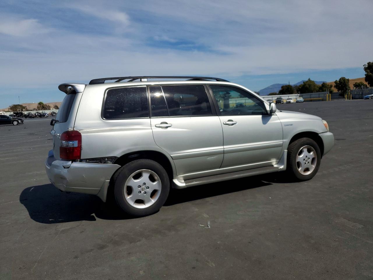 JTEEP21A040007102 2004 TOYOTA HIGHLANDER photo no. 3