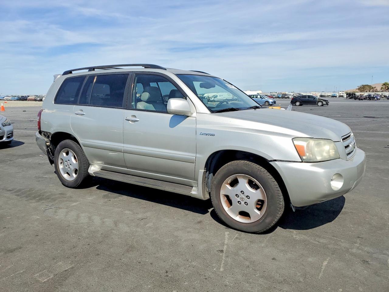 JTEEP21A040007102 2004 TOYOTA HIGHLANDER photo no. 4